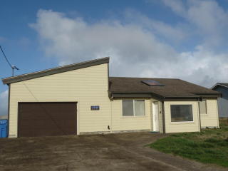 1918 Marineview Dr, Waldport, OR 97394-9519