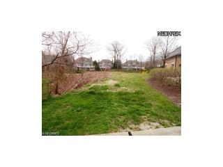 18 Colony Ln, Cleveland, OH 44108-1180