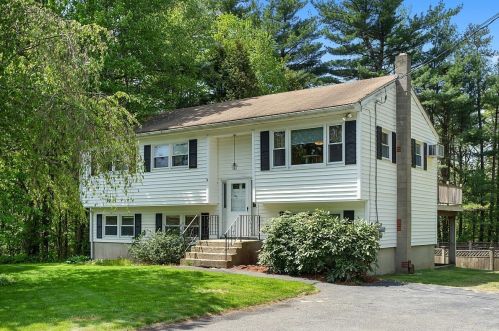 190 Main St, Sandown, NH 03873-2636