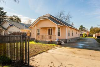 1083 Glenrose Ave, Sacramento, CA 95815-2321