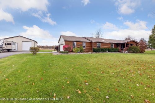 1568 Mount Hope Hwy, Grand Ledge, MI 48837-9717